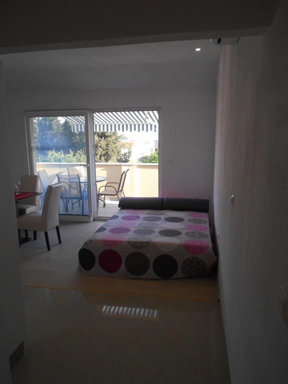 Apartment Cherry Kastela Oda fotoğraf