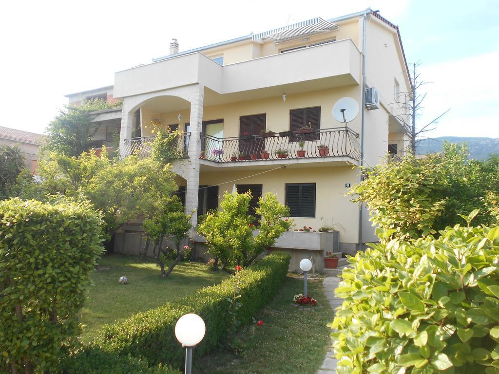 Apartment Cherry Kastela Oda fotoğraf